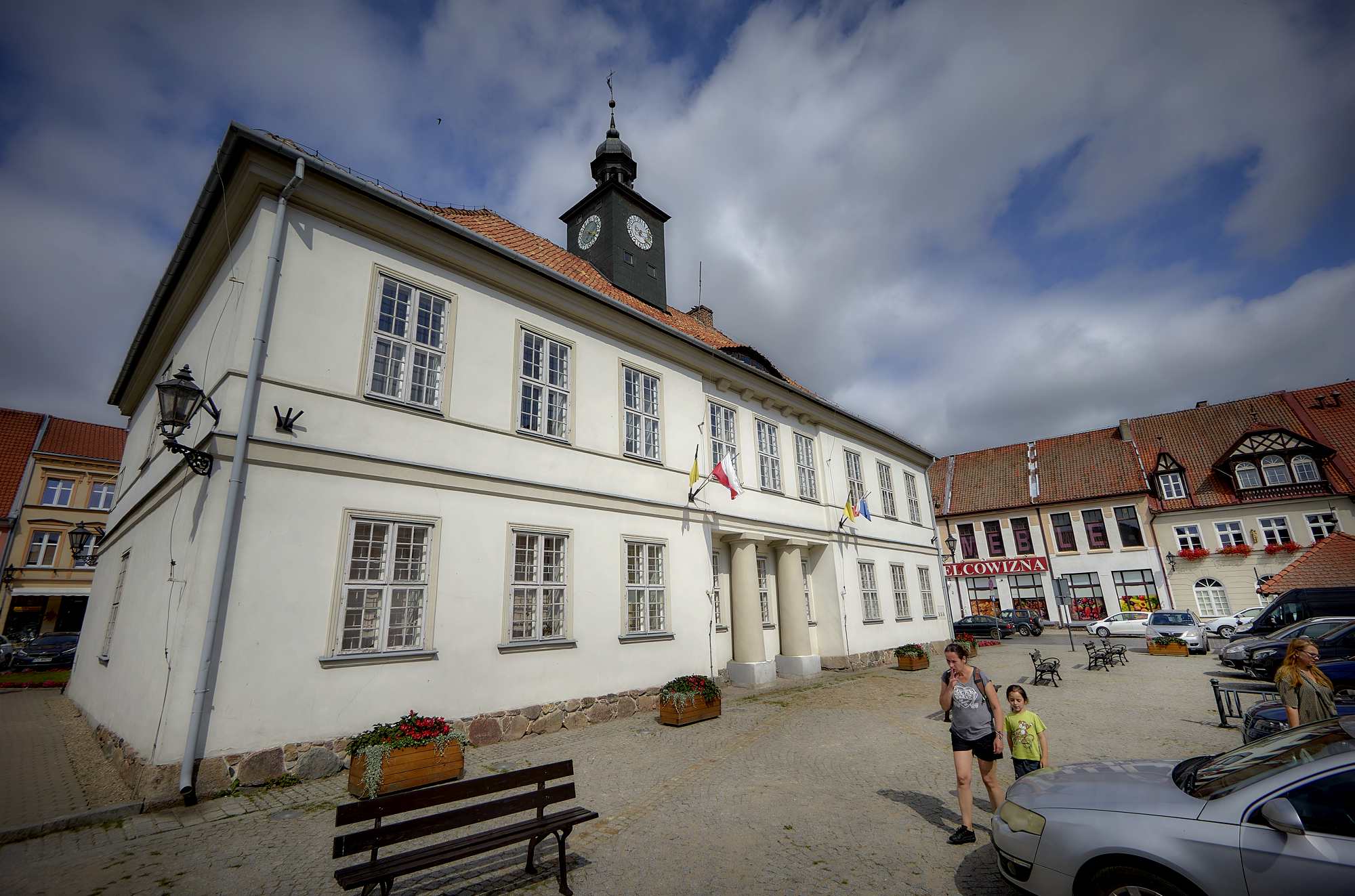 Reszel- Kameralny rynek i malowniczy ratusz