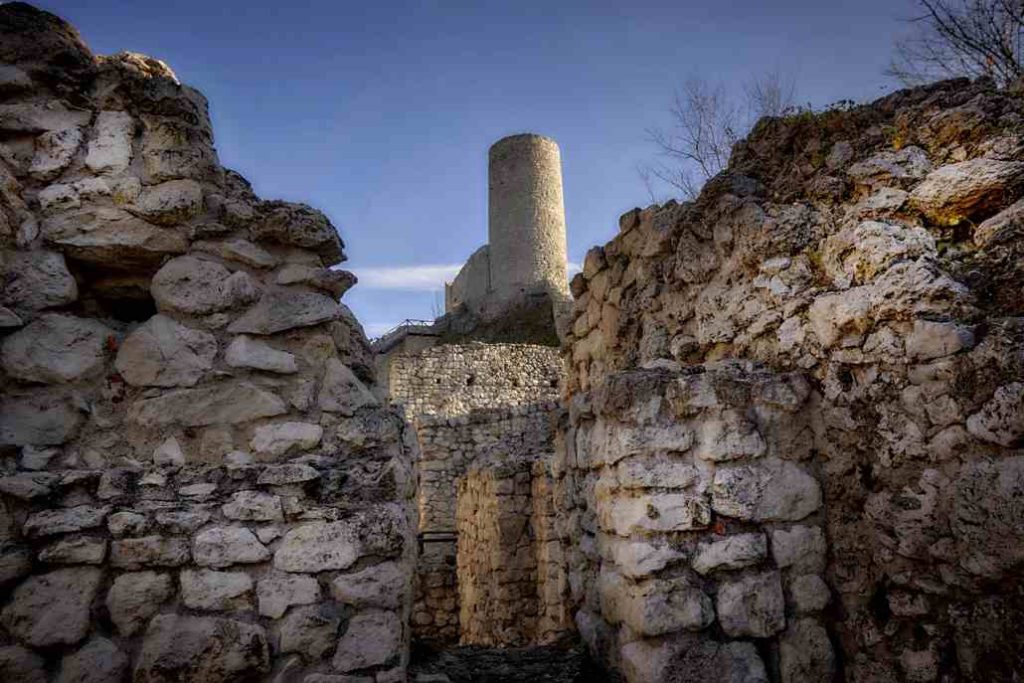 wieża zamku pilcza