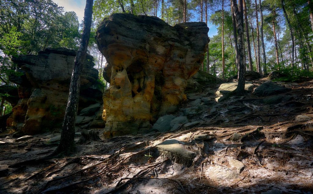 Skałki Piekło pod Niekłaniem