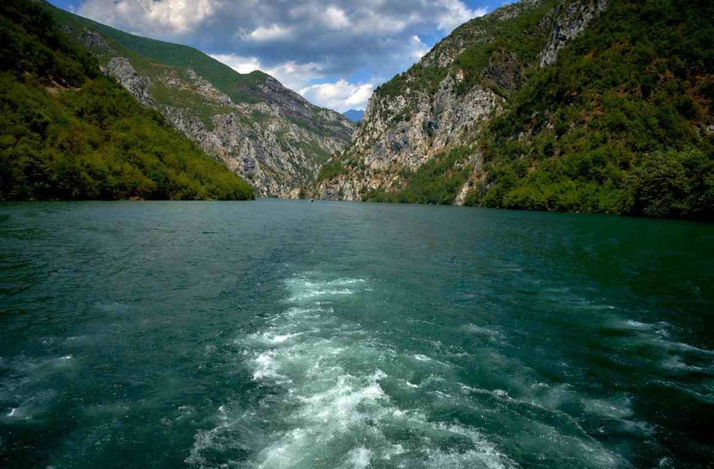 Jezioro Koman