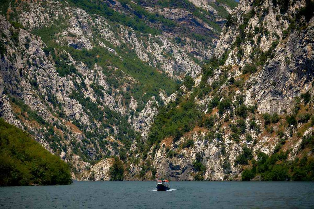 Jezioro Koman