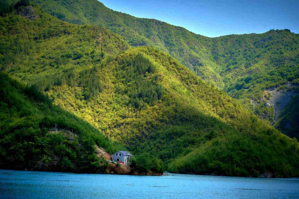 Jezioro Koman